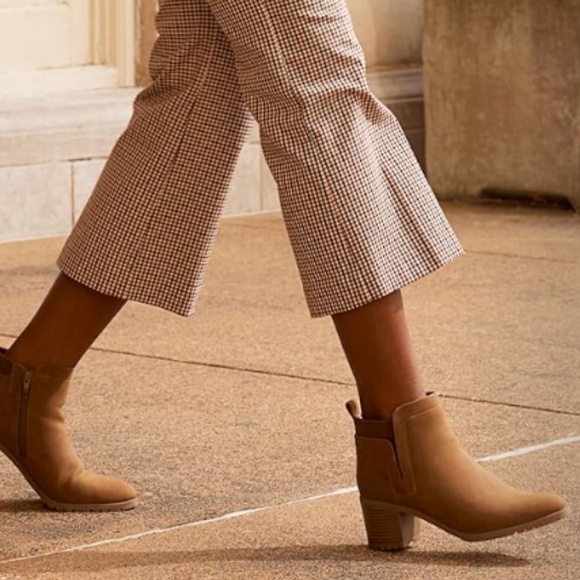 LifeStride Maggie Ankle Bootie (WIDE) - Picture 7 of 9